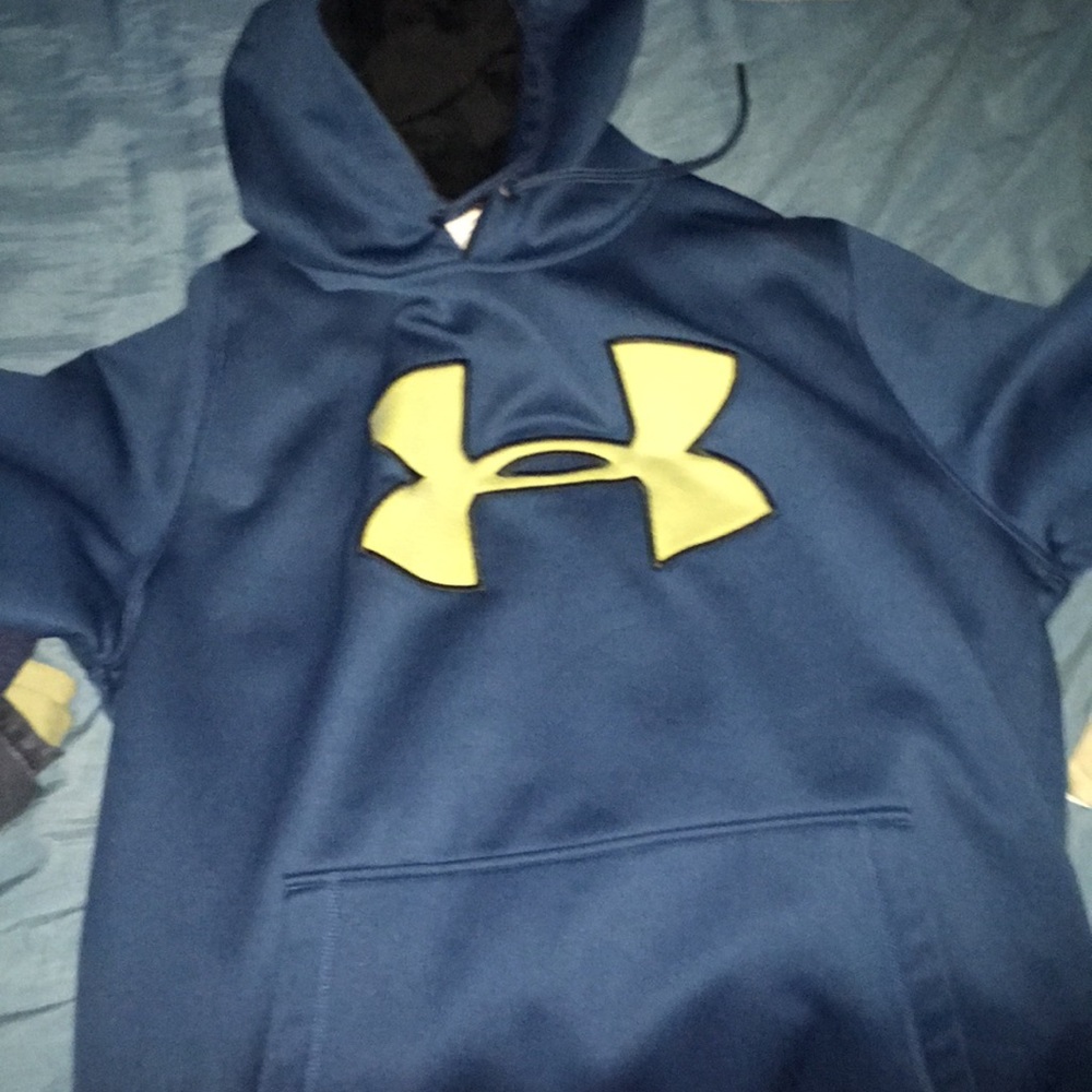 Under Armour mens hoodie size medium